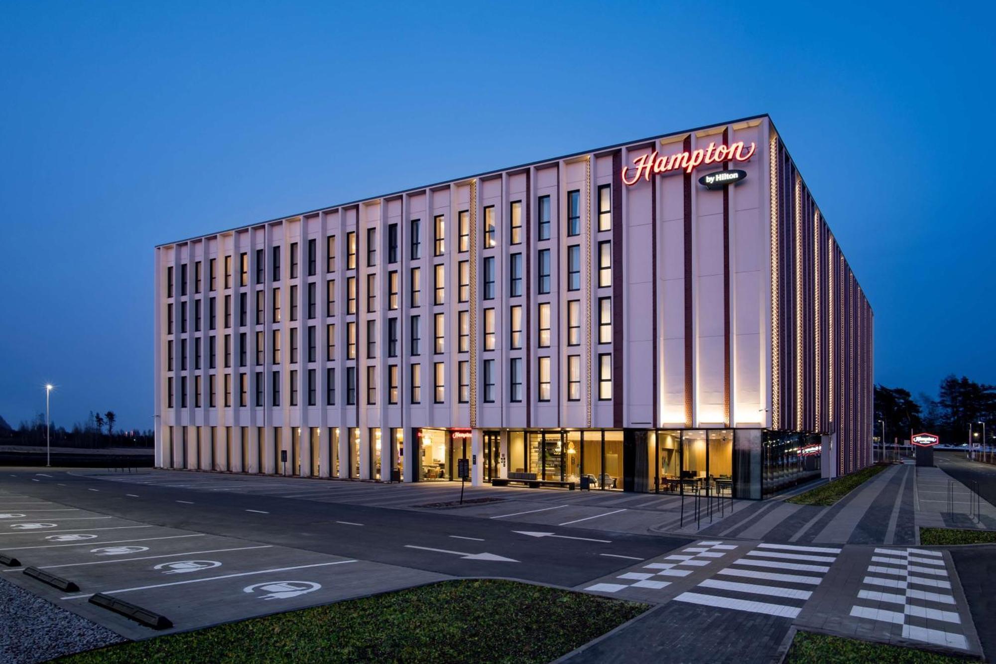 Hampton By Hilton Riga Airport Hotel Exterior photo